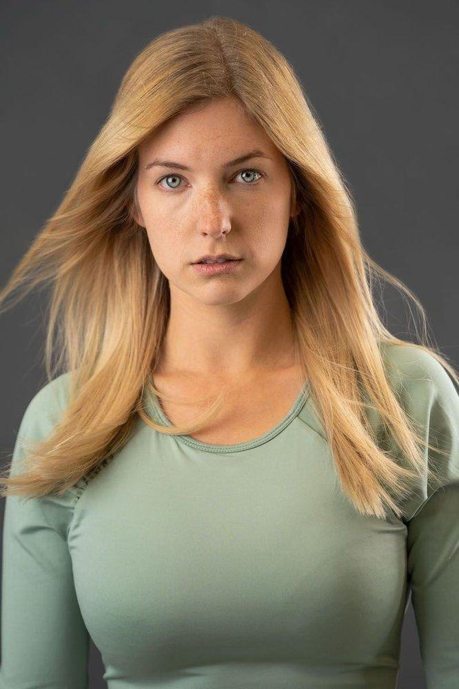 mobile - carousel-hero-element image-0